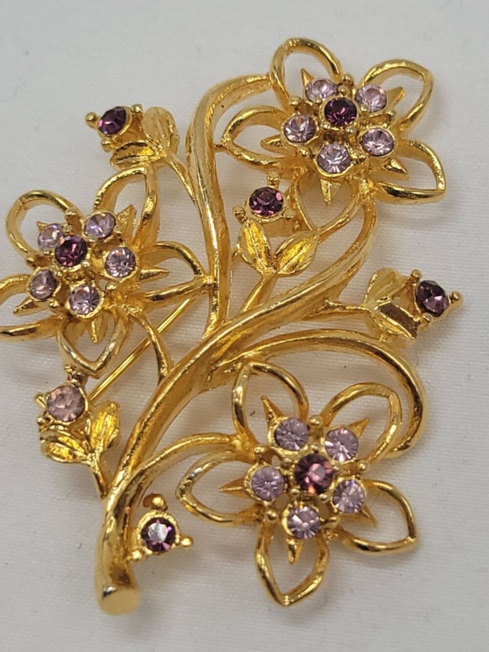 Gold-Tone Floral Brooch With Purple Rhinestones 2" Vintage Pin Jewelry - Picture 7 of 11